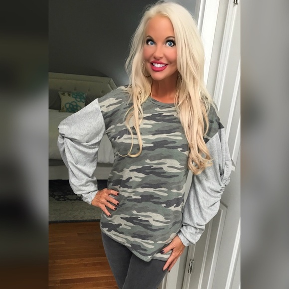 ❤️LAST 1! Contrast Puffy Sleeves Top! - Picture 2 of 3